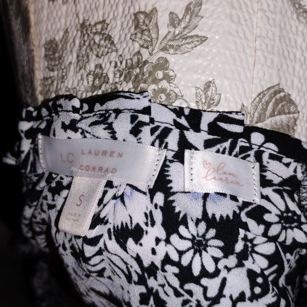 LC Lauren Conrad Black & white floral belted tie neck dress